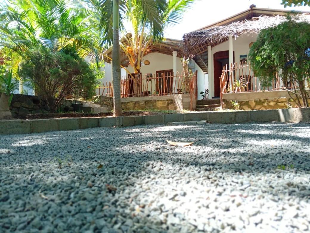 Mamba Otel Tangalle Dış mekan fotoğraf